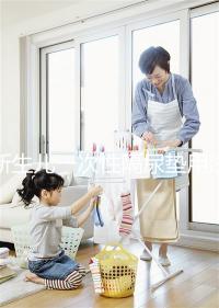 新生兒一次性隔尿墊用法詳解，放在床單上而不是替代尿布